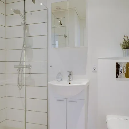 Annina - 500m From The Sea By Interhome